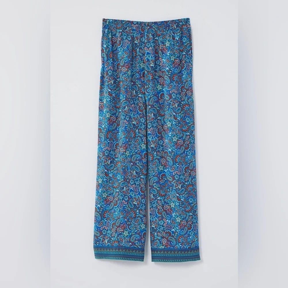 Women’s pants J Jill Silky-Soft Full-Leg Crops small Paisley Floral Beach